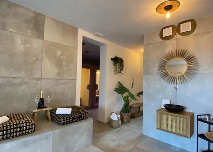 Sibon Wine & Jeruzalem 4* ליוטומר